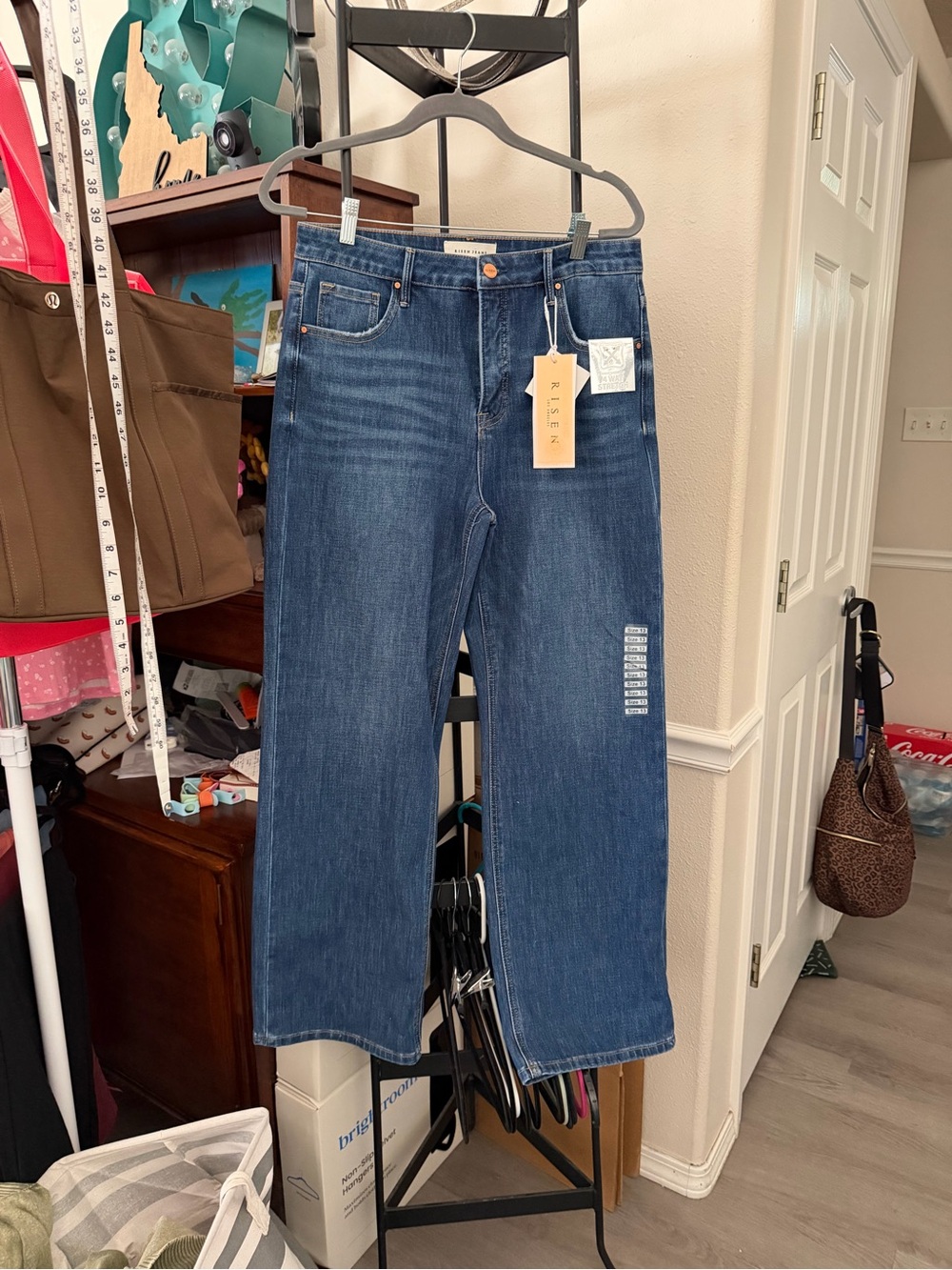 Classic Wide-Leg Women's Jeans in Medium Blue